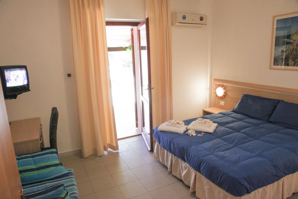 Hotel Mezzaluna كارلوفورتي المظهر الخارجي الصورة